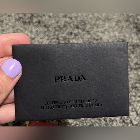 Prada wallet with COA - Picture 16 of 16